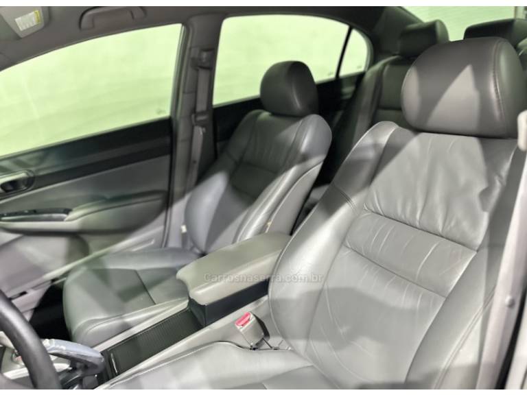 HONDA - CIVIC - 2008/2008 - Prata - R$ 47.900,00