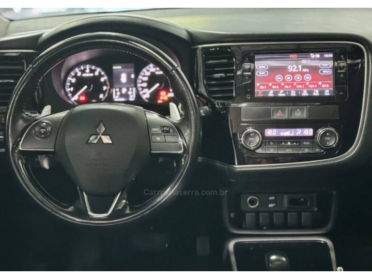 MITSUBISHI - OUTLANDER - 2018/2018 - Branca - R$ 112.900,00