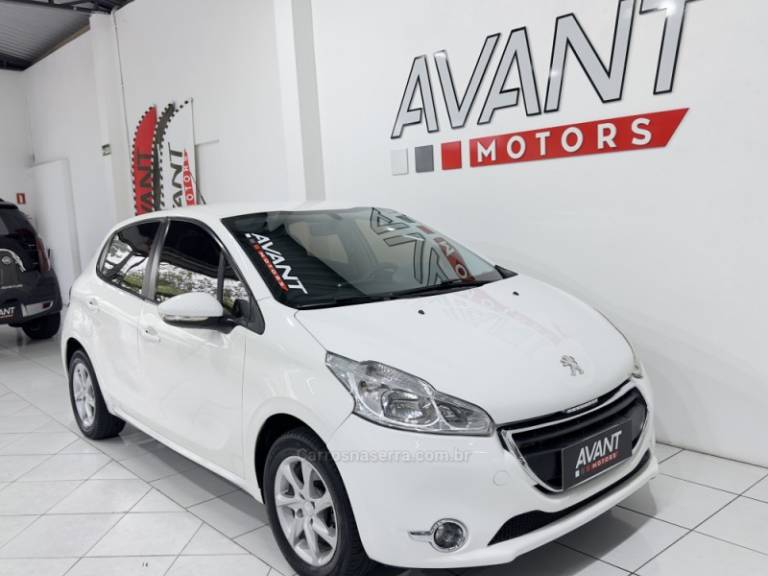 PEUGEOT - 208 - 2014/2015 - Branca - R$ 42.900,00