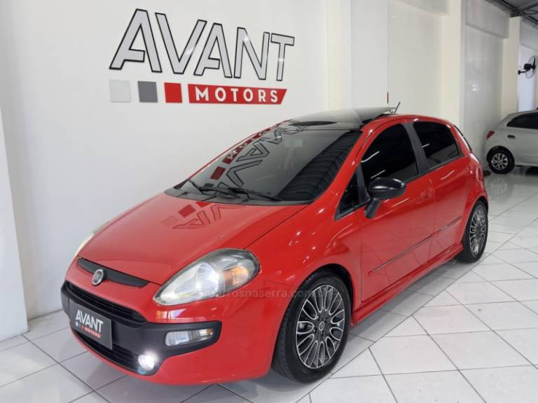 FIAT - PUNTO - 2013/2013 - Vermelha - R$ 51.900,00