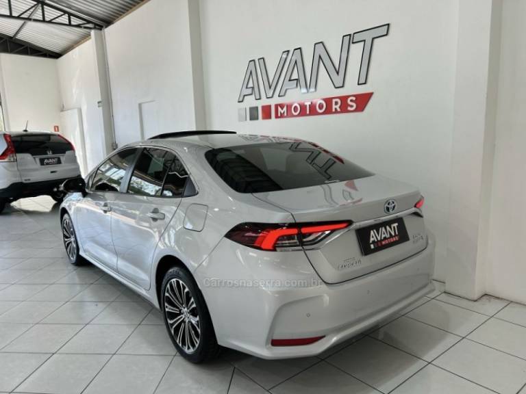 TOYOTA - COROLLA - 2023/2023 - Prata - R$ 152.900,00