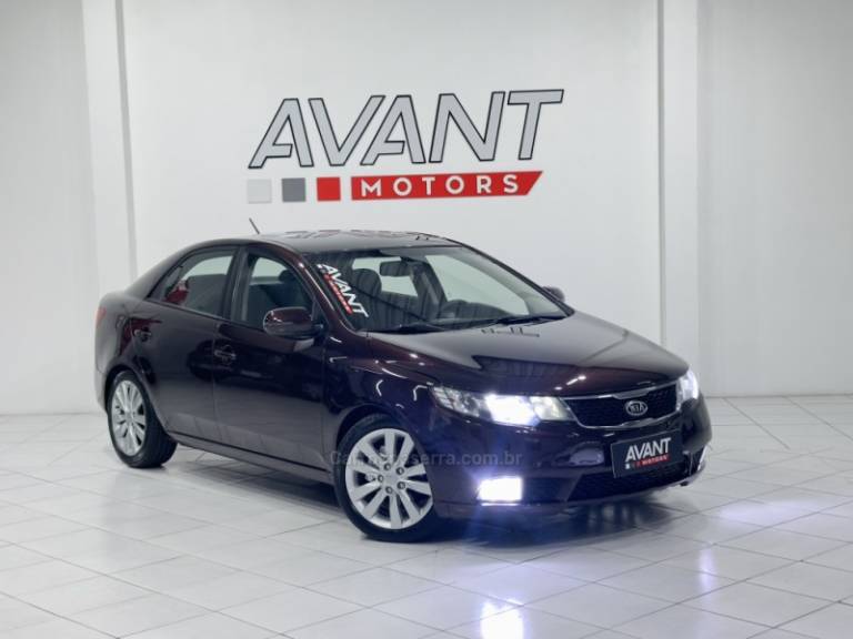 KIA MOTORS - CERATO - 2011/2011 - Vinho - R$ 47.900,00
