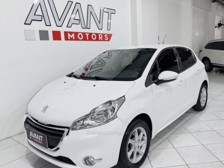 PEUGEOT - 208 - 2014/2015 - Branca - R$ 42.900,00
