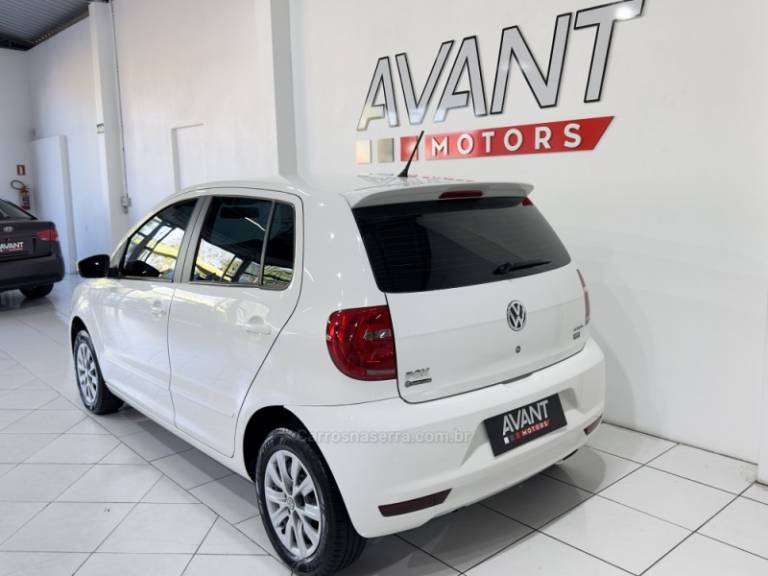 VOLKSWAGEN - FOX - 2014/2014 - Branca - R$ 42.900,00