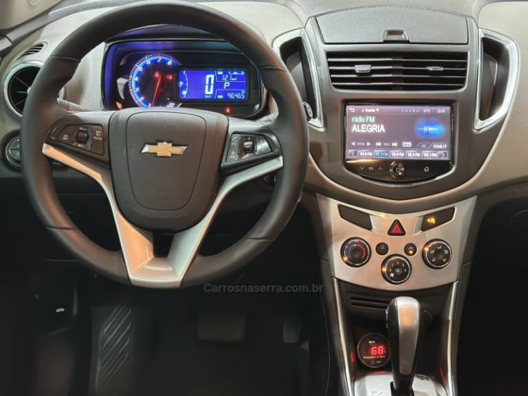 CHEVROLET - TRACKER - 2015/2015 - Branca - R$ 79.900,00