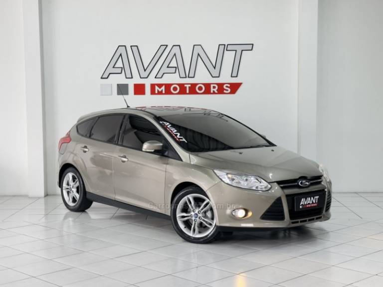 FORD - FOCUS - 2015/2015 - Cinza - R$ 55.900,00
