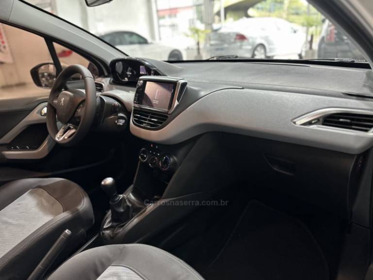 PEUGEOT - 208 - 2014/2015 - Branca - R$ 42.900,00