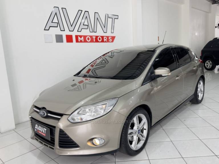 FORD - FOCUS - 2015/2015 - Cinza - R$ 55.900,00