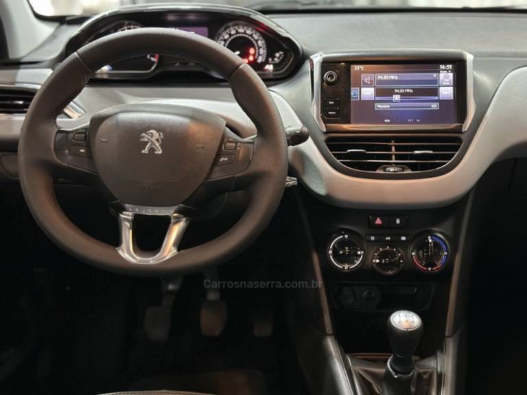 PEUGEOT - 208 - 2014/2015 - Branca - R$ 42.900,00