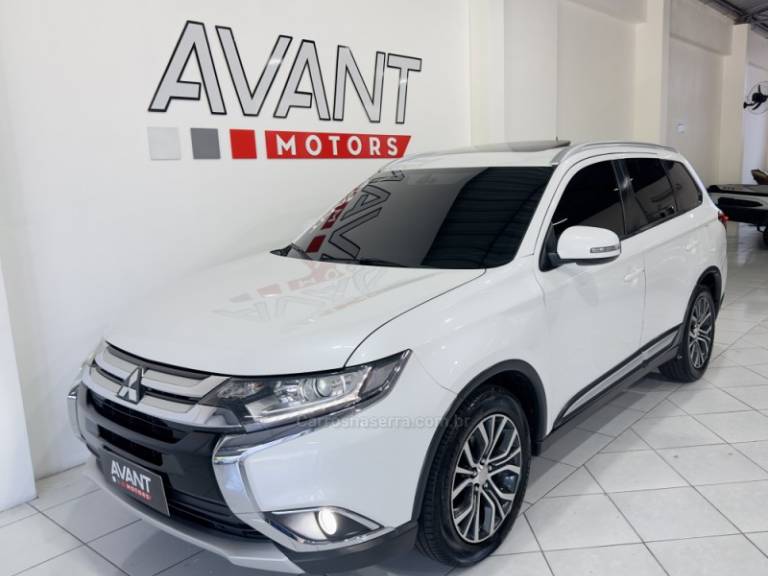 MITSUBISHI - OUTLANDER - 2018/2018 - Branca - R$ 112.900,00