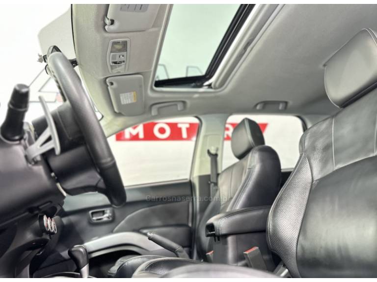 MITSUBISHI - OUTLANDER - 2010/2011 - Preta - R$ 65.900,00
