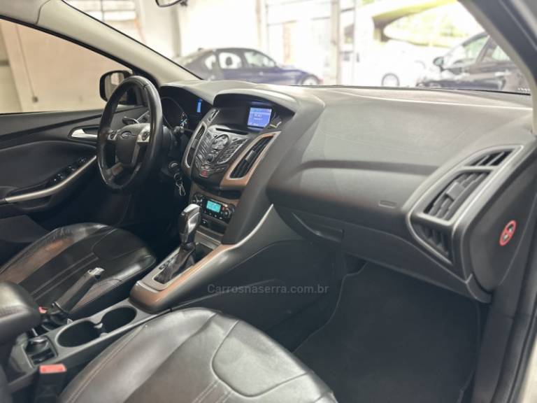 FORD - FOCUS - 2015/2015 - Cinza - R$ 55.900,00