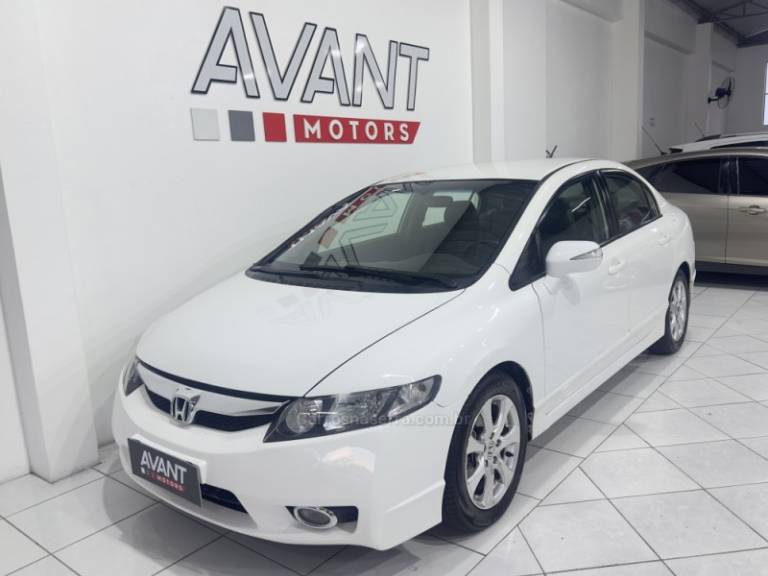 HONDA - CIVIC - 2010/2011 - Branca - R$ 62.900,00
