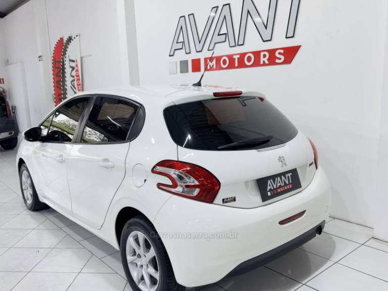 PEUGEOT - 208 - 2014/2015 - Branca - R$ 42.900,00