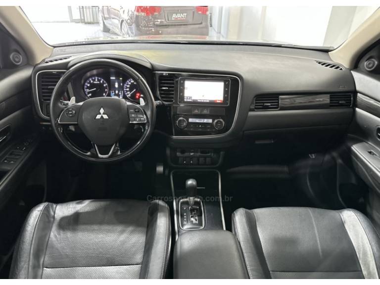 MITSUBISHI - OUTLANDER - 2017/2018 - Cinza - R$ 125.900,00
