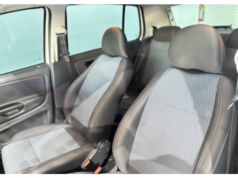 VOLKSWAGEN - FOX - 2014/2014 - Branca - R$ 42.900,00