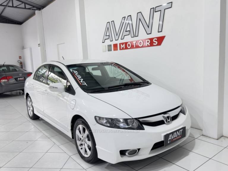 HONDA - CIVIC - 2010/2011 - Branca - R$ 62.900,00