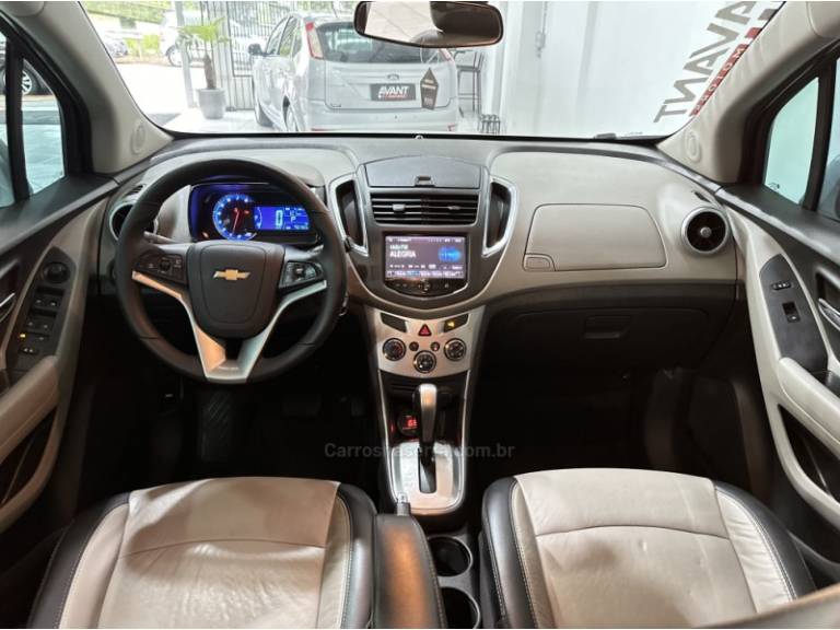 CHEVROLET - TRACKER - 2015/2015 - Branca - R$ 79.900,00