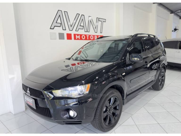 MITSUBISHI - OUTLANDER - 2010/2011 - Preta - R$ 65.900,00