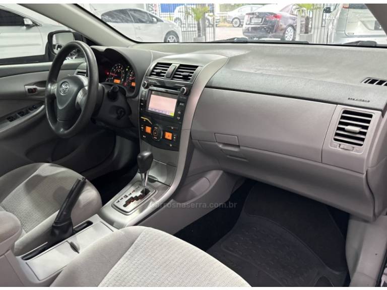 TOYOTA - COROLLA - 2008/2009 - Preta - R$ 54.900,00