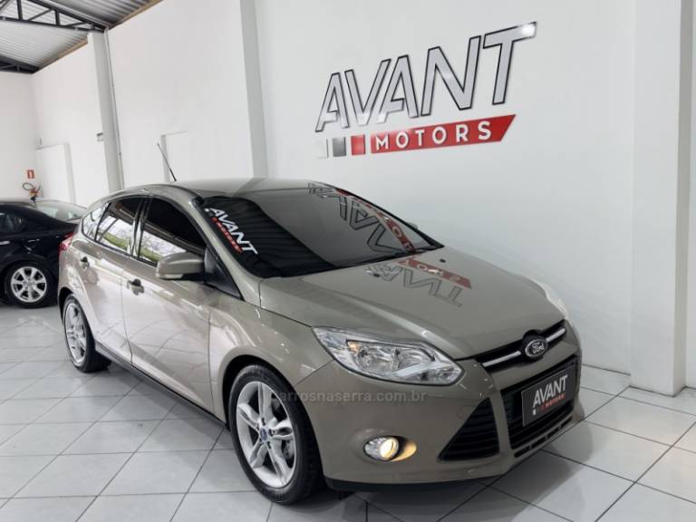 FORD - FOCUS - 2015/2015 - Cinza - R$ 55.900,00