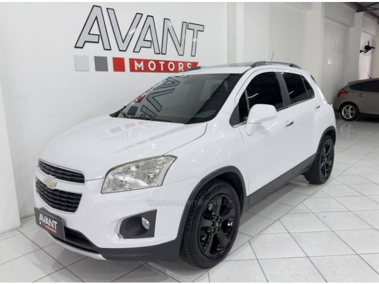 CHEVROLET - TRACKER - 2015/2015 - Branca - R$ 79.900,00