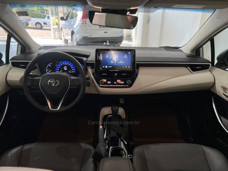 TOYOTA - COROLLA - 2023/2023 - Prata - R$ 152.900,00