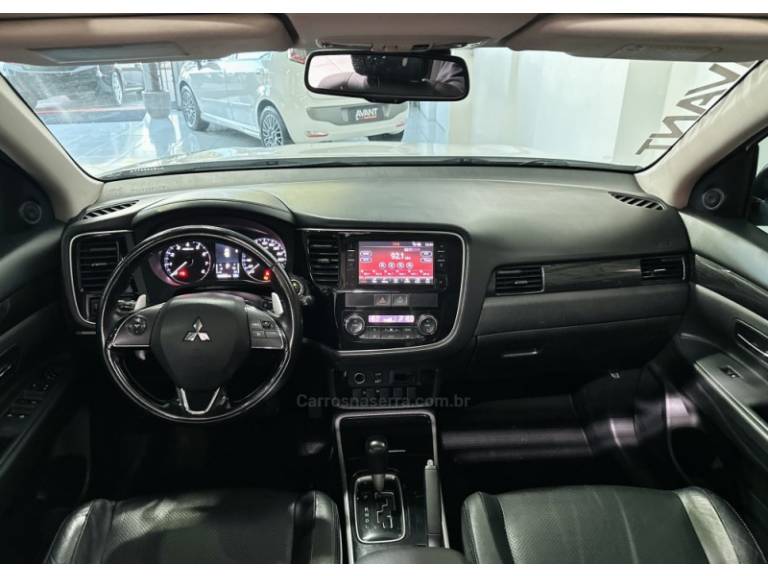 MITSUBISHI - OUTLANDER - 2018/2018 - Branca - R$ 112.900,00