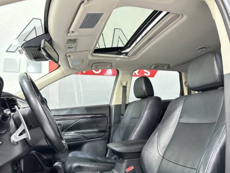 MITSUBISHI - OUTLANDER - 2017/2018 - Cinza - R$ 125.900,00