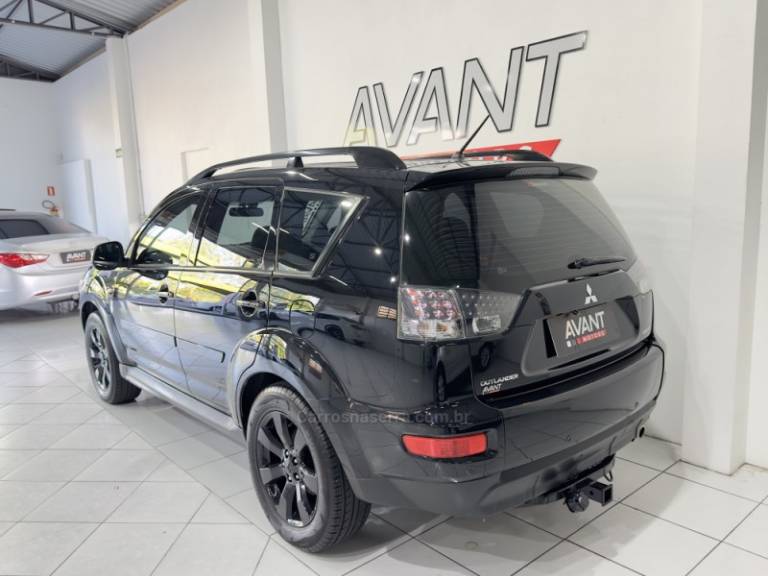 MITSUBISHI - OUTLANDER - 2010/2011 - Preta - R$ 65.900,00