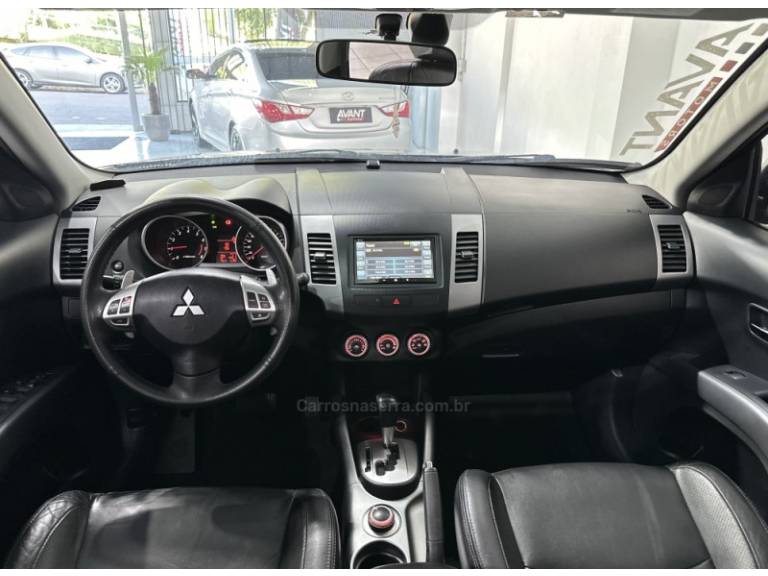 MITSUBISHI - OUTLANDER - 2010/2011 - Preta - R$ 65.900,00
