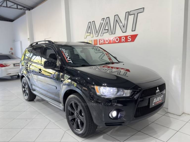 MITSUBISHI - OUTLANDER - 2010/2011 - Preta - R$ 65.900,00