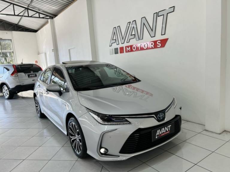 TOYOTA - COROLLA - 2023/2023 - Prata - R$ 152.900,00