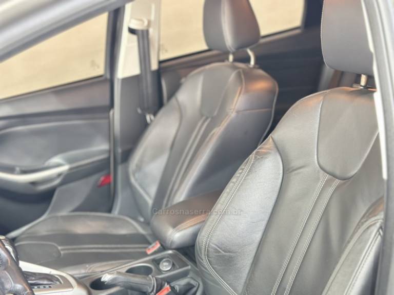 FORD - FOCUS - 2015/2015 - Cinza - R$ 55.900,00