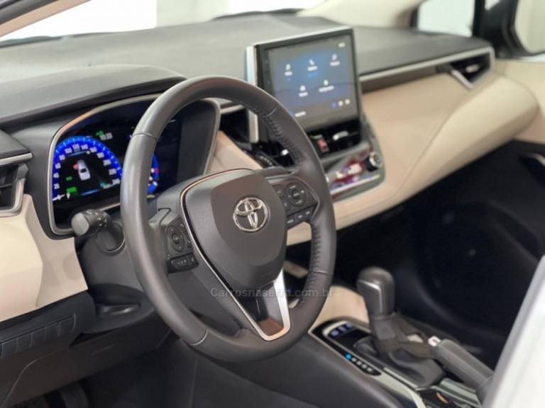 TOYOTA - COROLLA - 2023/2023 - Prata - R$ 152.900,00