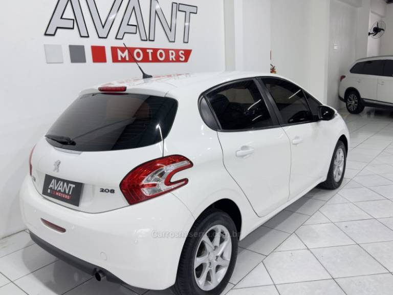 PEUGEOT - 208 - 2014/2015 - Branca - R$ 42.900,00