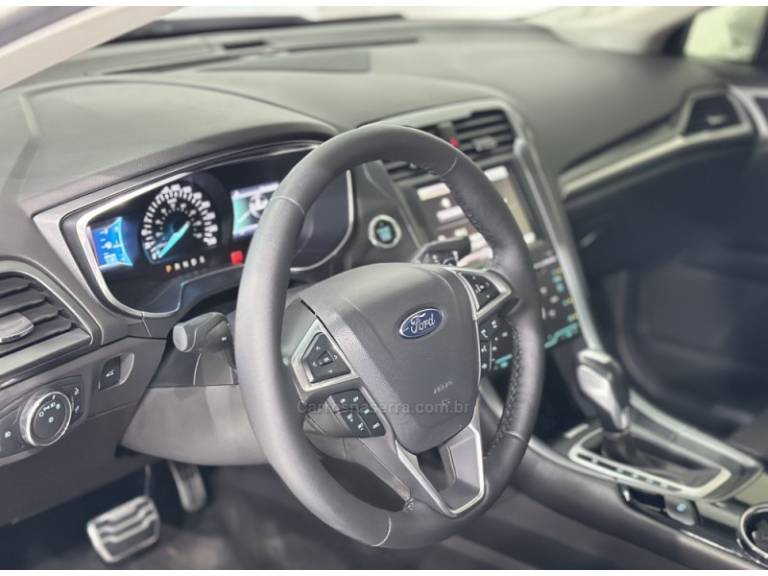 FORD - FUSION - 2013/2014 - Branca - R$ 79.900,00