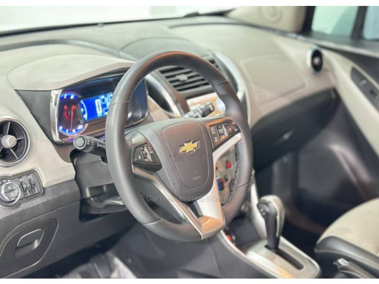 CHEVROLET - TRACKER - 2015/2015 - Branca - R$ 79.900,00
