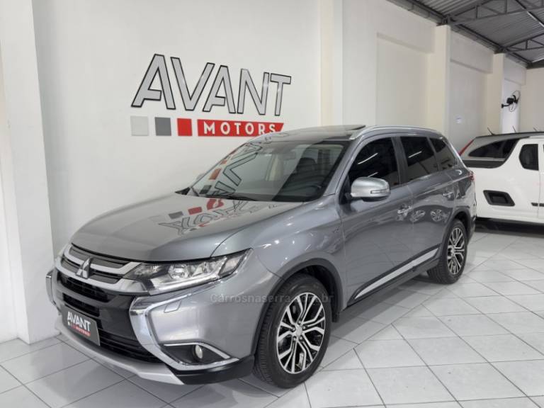 MITSUBISHI - OUTLANDER - 2017/2018 - Cinza - R$ 125.900,00